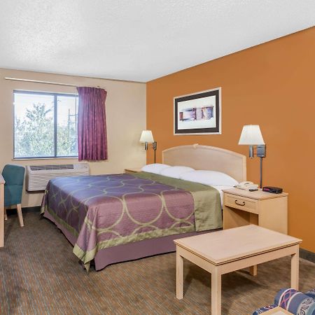 Super 8 By Wyndham Charlotte/Amusement Park Area Hotel Eksteriør billede