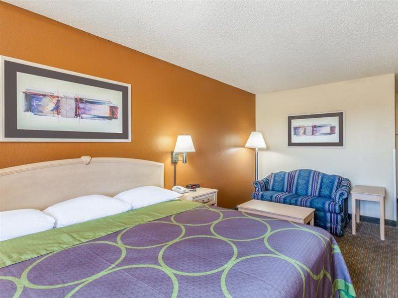 Super 8 By Wyndham Charlotte/Amusement Park Area Hotel Eksteriør billede