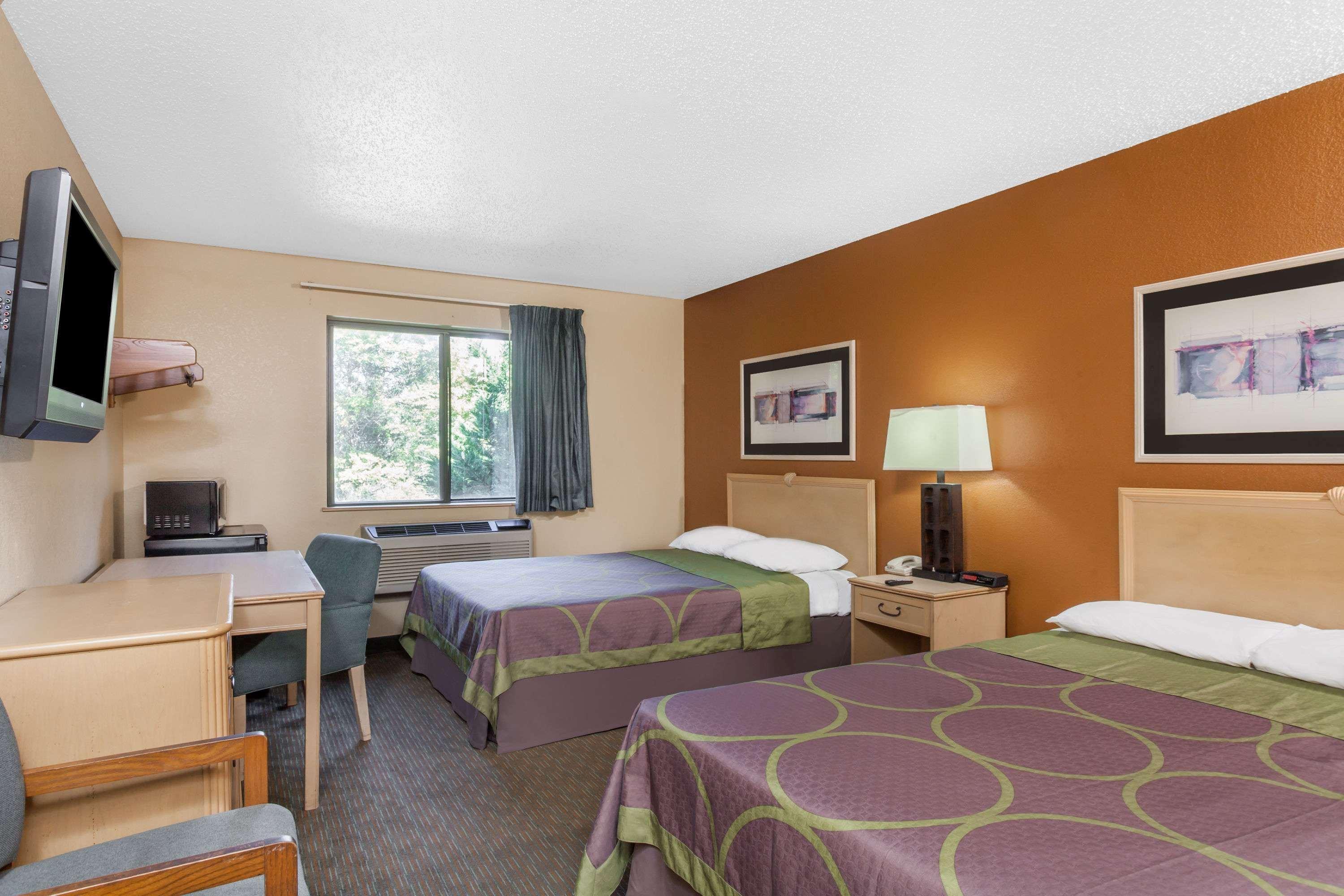 Super 8 By Wyndham Charlotte/Amusement Park Area Hotel Eksteriør billede