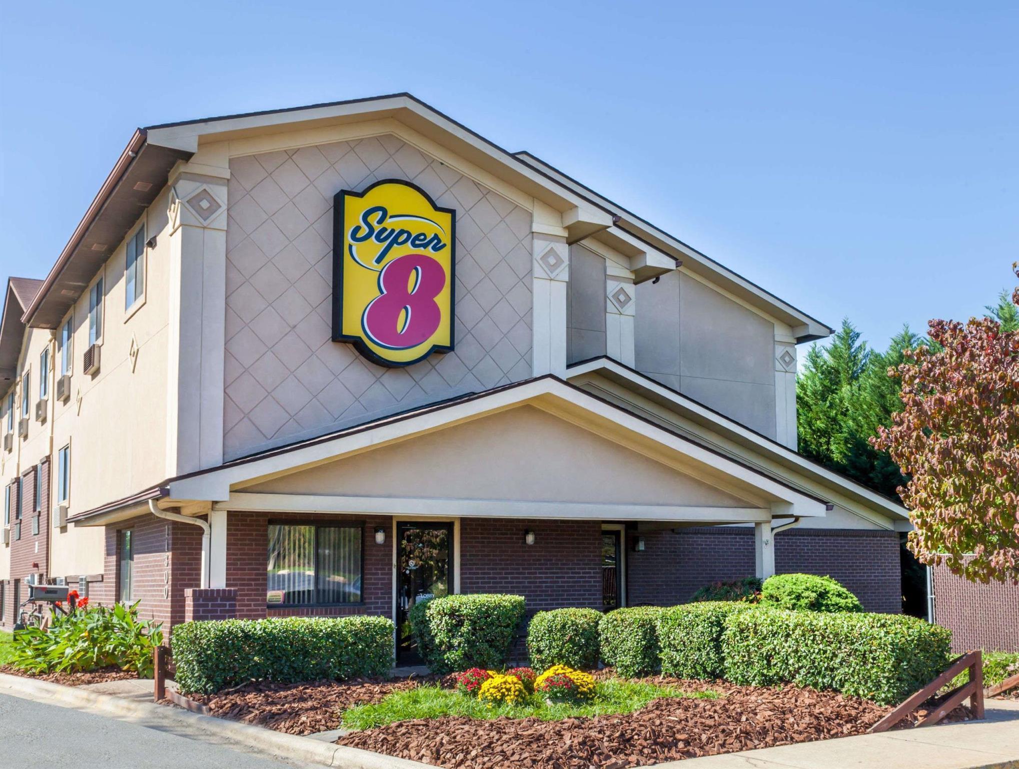 Super 8 By Wyndham Charlotte/Amusement Park Area Hotel Eksteriør billede